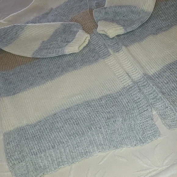 Cardigan - Picture 8 of 8